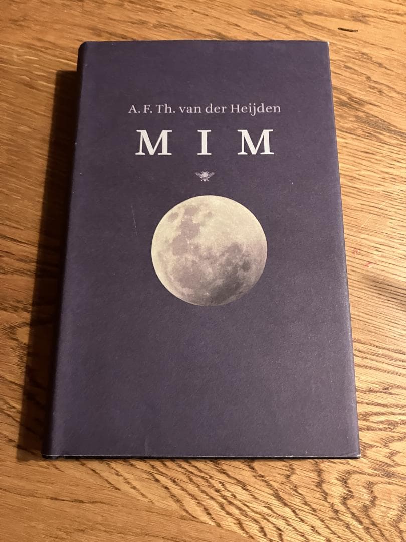 MIM / of de doorstoken globe
